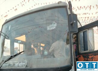 मांढळ बसस्थानकावर भंडारा डेपोच्या बस चालकाची मुजोरी : रस्त्याच्या मध्यभागी बस उभी केल्याने वाहतुकीची कोंडी प्रवाशांची गैरसोय