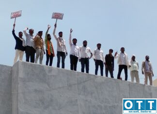 शेतकऱ्यांनी घेतला जळगाव (जा.) तहसील कार्यालयाचा ताबा..!
