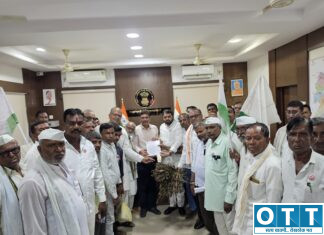 सोयाबीन करपले, शेतकऱ्यांचा संताप उफाळला; रविकांत तुपकरांचा जिल्हाधिकाऱ्यांच्या दारात एल्गार!