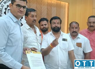 रस्त्यांच्या दुरवस्थेविरोधात शिवसेना आक्रमक; आठवडाभरात खड्डे बुजविण्याचे आश्वासन