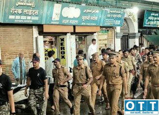 भर पावसात अकोल्याचे एसपी अर्चित चांडक यांचा रूट मार्च गणेश विसर्जनासाठी अकोला पोलिसांचा कडेकोट बंदोबस्त