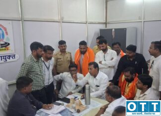 वाढीव मालमत्ता कराच्या नोटिसांविरोधात शिवसेनेचे महापालिकेत ठिय्या आंदोलन