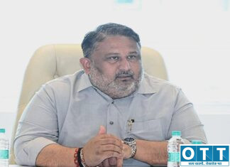 “कामगारांचे प्रश्न सोडवता येत नसतील, तर जनाची नाही किमान मनाची तरी लाज वाटली पाहिजे; कामगार मंत्री आकाश फुंडकर अधिकाऱ्यांवर संतापले
