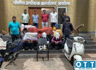 अकोल्यात ‘ऑपरेशन प्रहार’चा दणका; जुगार अड्ड्यावर छापा, १३ जण ताब्यात